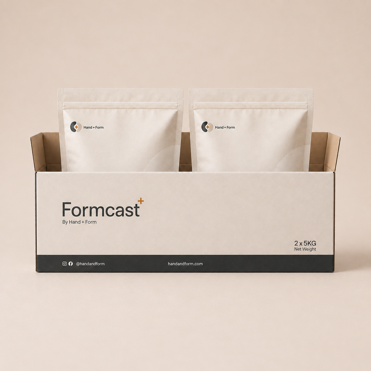 FormCast+ 10 kg box containing two 5 kg casting powder pouches.