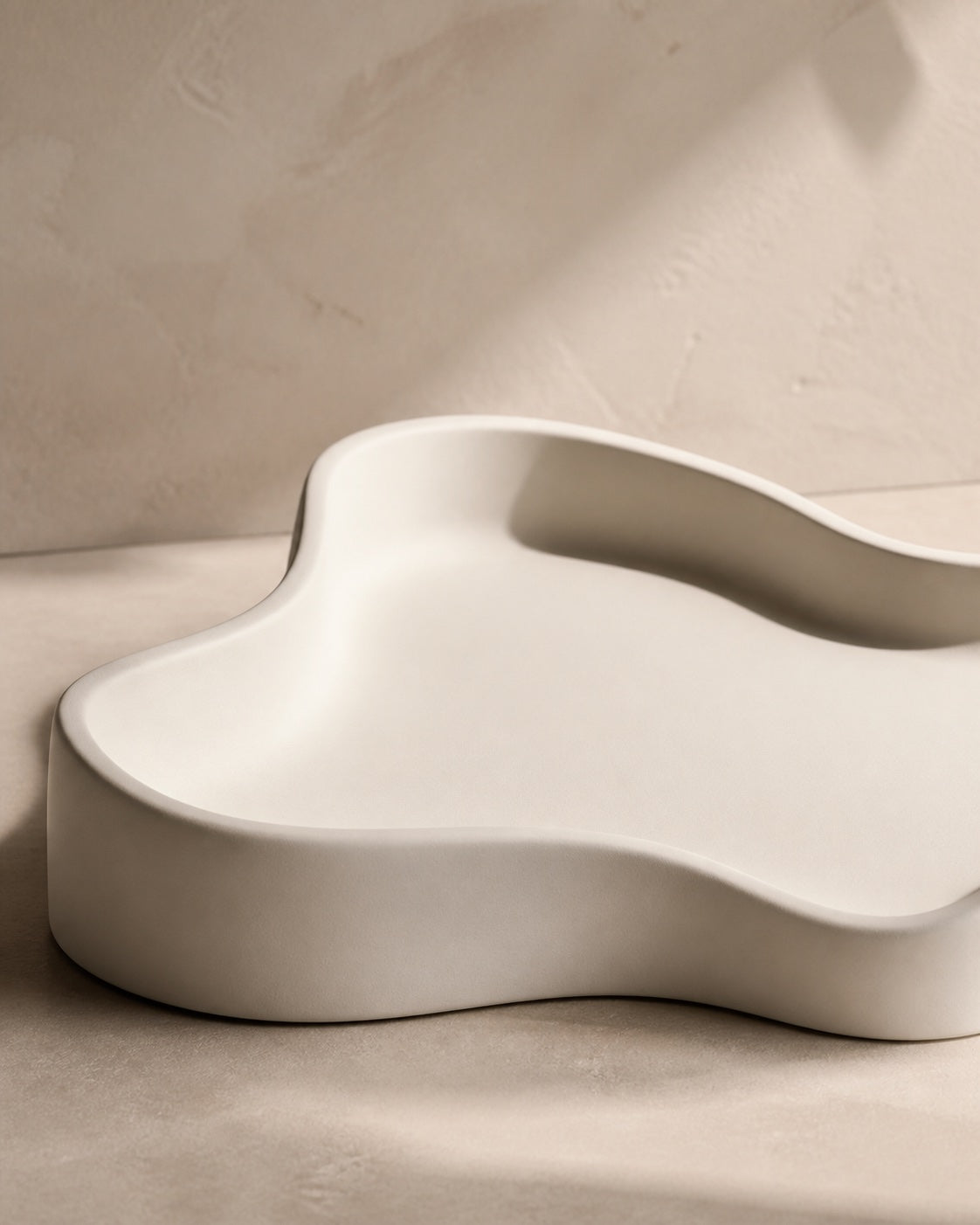 A smooth cast surface setting in a mould